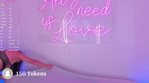 Snapshot of aleksandra_miller chatting on November 6, 12:17 pm Aleksandra online show from November 6, 12:17 pm