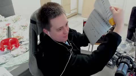 Snapshot of aleksandrsmile chatting on February 2, 8:35 am aleksandrsmile online show from February 2, 8:35 am