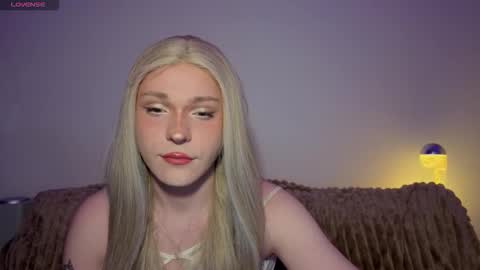 Snapshot of alena_dubai chatting on March 28, 4:23 am ALENA INDEPENDENT MODEL online show from March 28, 4:23 am