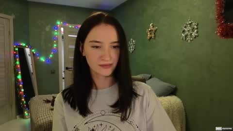 Alena online show from December 7, 8:05 pm