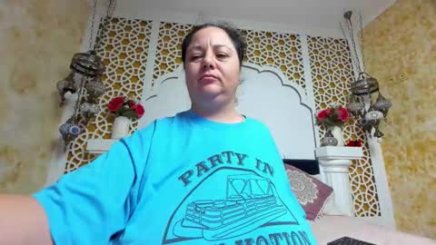 alesha_arabian_ online show from December 16, 5:34 am