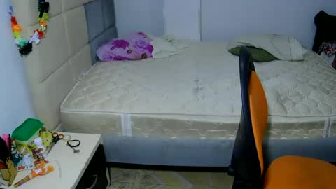 Alesia jones01 online show from June 16, 6:05 am