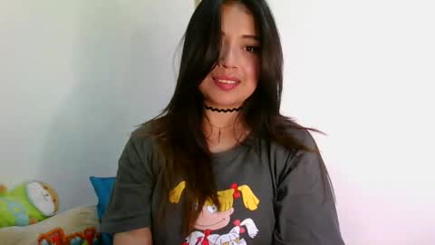 QUEEN OFF MILk  IM BACK  15 NOV online show from February 6, 11:30 pm