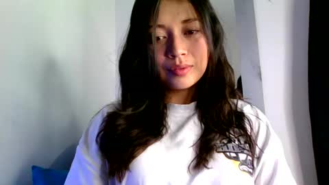 QUEEN OFF MILk  IM BACK  15 NOV online show from June 8, 8:20 pm
