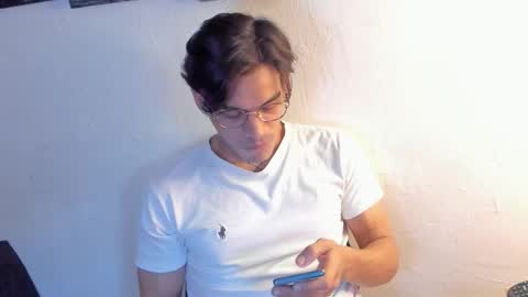 aless online show from February 19, 2:24 pm