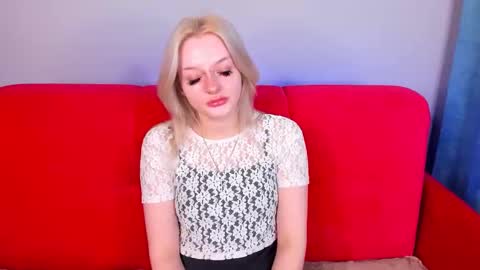 Snapshot of alessakiss chatting on October 17, 1:42 am alessakiss online show from October 17, 1:42 am