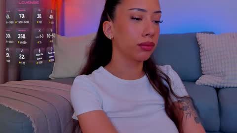 AlessandraCrystal online show from January 8, 3:25 pm