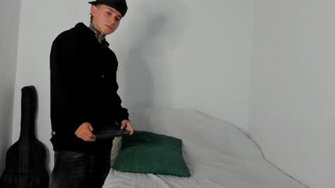 Alessandro online show from July 8, 2:05 am