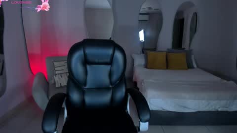 ALESSA ROMERO  online show from January 8, 7:49 pm