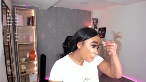 Yy  online show from October 28, 9:50 pm