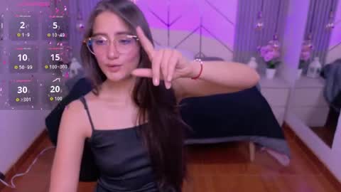 Snapshot of alessia_moore chatting on April 22, 1:56 pm Alessia online show from April 22, 1:56 pm