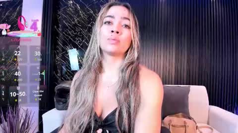 Alessia  Everyday From 0530 to 1430 Col Time online show from October 14, 11:55 am