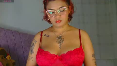 Snapshot of alessia_temptation chatting on June 24, 8:02 am alessia_temptation online show from June 24, 8:02 am