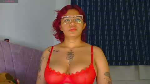 Snapshot of alessia_temptation chatting on July 11, 7:00 am alessia_temptation online show from July 11, 7:00 am
