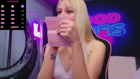 alessiacroft online show from November 27, 5:42 am