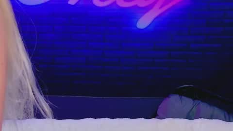 alessiacroft online show from June 9, 4:02 am