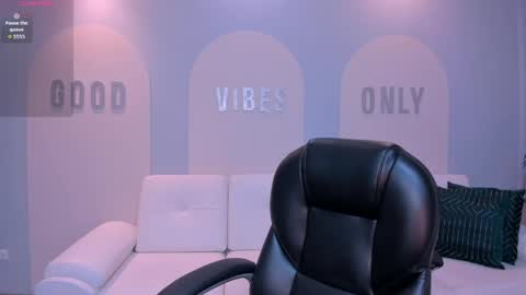 A L E S S I A online show from April 23, 4:24 am