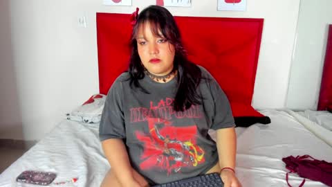 AleSweett online show from March 27, 1:22 pm