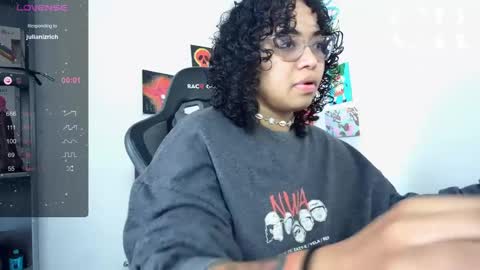 Snapshot of alesyahampton chatting on September 19, 3:24 pm Crespa Ruidosa online show from September 19, 3:24 pm