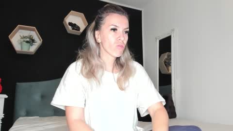 Snapshot of alesys69 chatting on December 30, 11:38 pm alesys69 online show from December 30, 11:38 pm