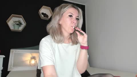 Snapshot of alesys69 chatting on March 9, 10:19 pm alesys69 online show from March 9, 10:19 pm