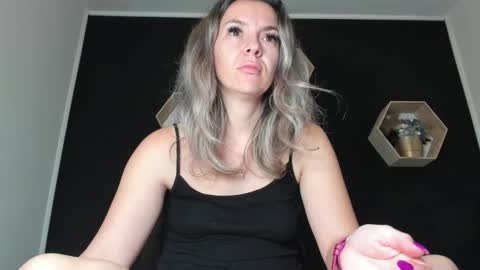 Snapshot of alesys69 chatting on October 12, 9:25 pm alesys69 online show from October 12, 9:25 pm