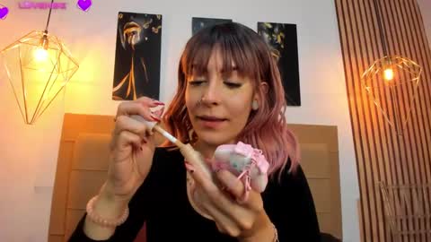 Snapshot of alesziarose chatting on October 3, 7:22 pm Aleszia online show from October 3, 7:22 pm