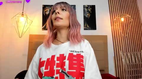 Snapshot of alesziarose chatting on October 5, 7:23 pm Aleszia online show from October 5, 7:23 pm