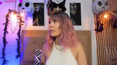 Snapshot of alesziarose chatting on October 13, 7:25 pm Aleszia online show from October 13, 7:25 pm