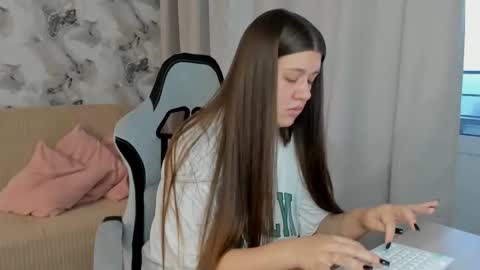 Aletta Oushen online show from October 8, 11:41 am