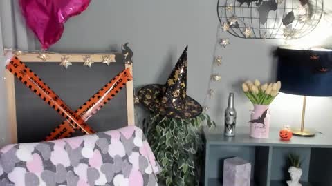 Snapshot of alettablacck chatting on October 22, 1:06 am alettablacck online show from October 22, 1:06 am