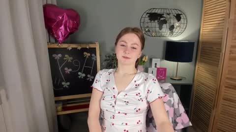 Snapshot of alettablacck chatting on November 16, 1:55 am alettablacck online show from November 16, 1:55 am