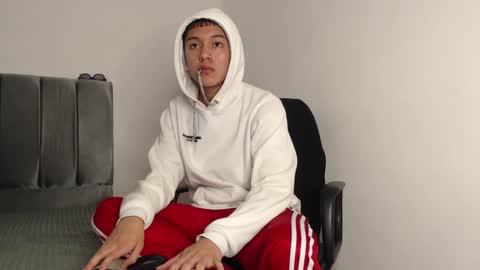 Snapshot of alex__lover chatting on December 18, 2:21 am Owen online show from December 18, 2:21 am