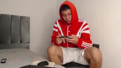 Snapshot of alex__lover chatting on January 28, 10:12 pm Owen online show from January 28, 10:12 pm