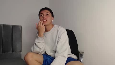 Owen online show from November 8, 1:39 am