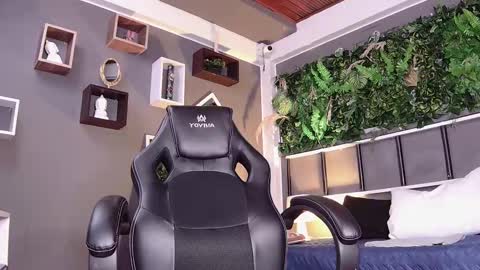 Snapshot of alex__montesco chatting on March 4, 12:01 pm Alex online show from March 4, 12:01 pm