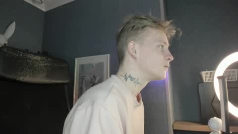 Snapshot of alex__sweet chatting on April 5, 6:54 am your Alex online show from April 5, 6:54 am