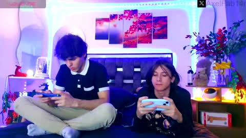Snapshot of alex_and_fabian chatting on December 7, 9:55 pm sneider online show from December 7, 9:55 pm