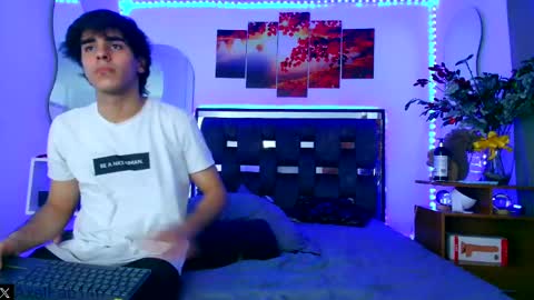 Snapshot of alex_and_fabian chatting on December 20, 9:39 pm sneider online show from December 20, 9:39 pm
