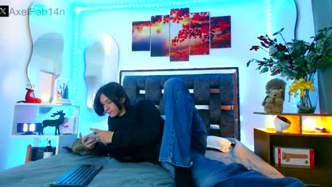 Snapshot of alex_and_fabian chatting on December 23, 6:48 pm sneider online show from December 23, 6:48 pm
