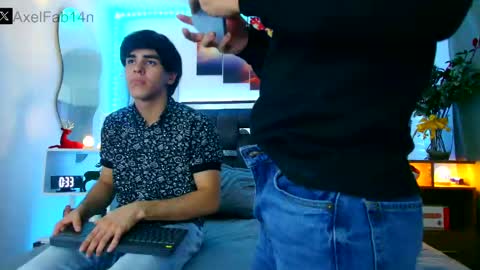 Snapshot of alex_and_fabian chatting on December 23, 9:51 pm sneider online show from December 23, 9:51 pm