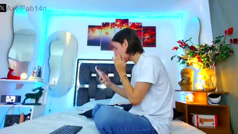 Snapshot of alex_and_fabian chatting on January 14, 6:49 pm sneider online show from January 14, 6:49 pm