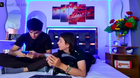 Snapshot of alex_and_fabian chatting on January 28, 6:49 pm sneider online show from January 28, 6:49 pm