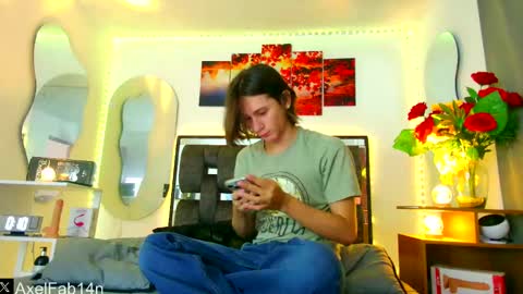 Snapshot of alex_and_fabian chatting on February 9, 6:47 pm sneider online show from February 9, 6:47 pm