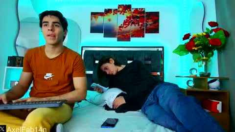 Snapshot of alex_and_fabian chatting on February 22, 6:41 pm sneider online show from February 22, 6:41 pm