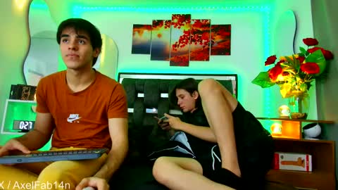 Snapshot of alex_and_fabian chatting on March 5, 6:23 pm sneider online show from March 5, 6:23 pm