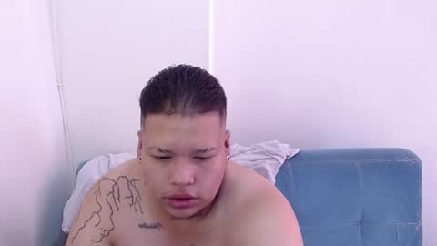 Snapshot of alex_bigclit chatting on October 19, 1:12 pm alex_bigclit online show from October 19, 1:12 pm