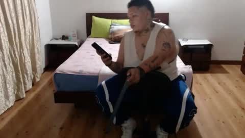 Snapshot of alex_bigclit chatting on November 19, 12:32 am alex_bigclit online show from November 19, 12:32 am