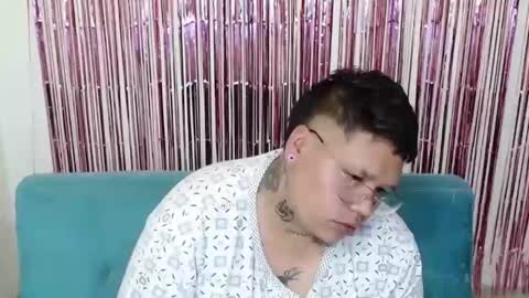 Snapshot of alex_bigclit chatting on December 4, 1:04 am alex_bigclit online show from December 4, 1:04 am