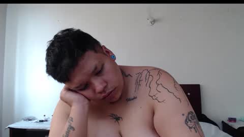 Snapshot of alex_bigclit chatting on December 15, 5:28 pm alex_bigclit online show from December 15, 5:28 pm